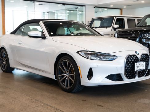 Used 2022 BMW 430i xDrive Convertible w/ Convenience Package AWD/4WD image 3