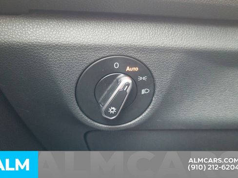 Used 2024 Volkswagen Jetta SE image 31