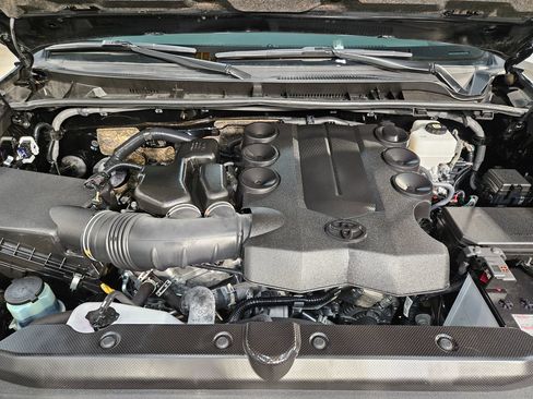 Used 2024 Toyota 4Runner Limited AWD/4WD image 19