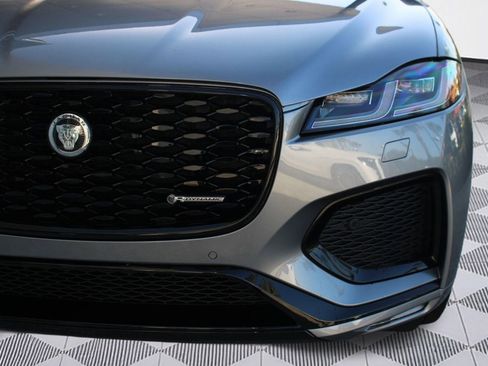 Used 2025 Jaguar F-PACE R-Dynamic S image 11