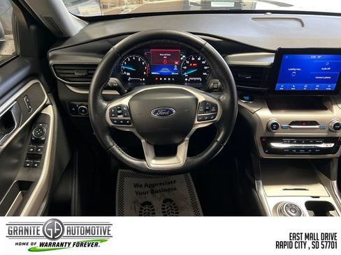 Used 2023 Ford Explorer XLT w/ Equipment Group 202A AWD/4WD image 13