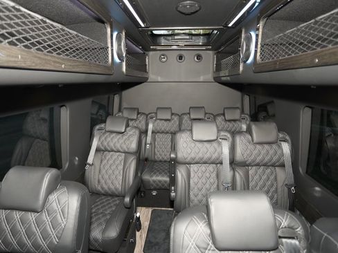 Used 2024 Mercedes-Benz Sprinter 3500 image 21