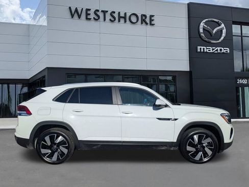 Used 2024 Volkswagen Atlas Cross Sport SE FWD image 2