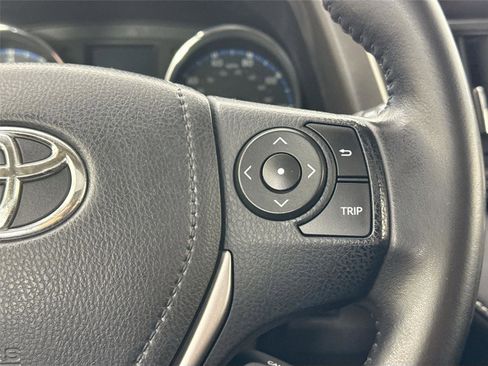 Used 2016 Toyota RAV4 XLE image 18