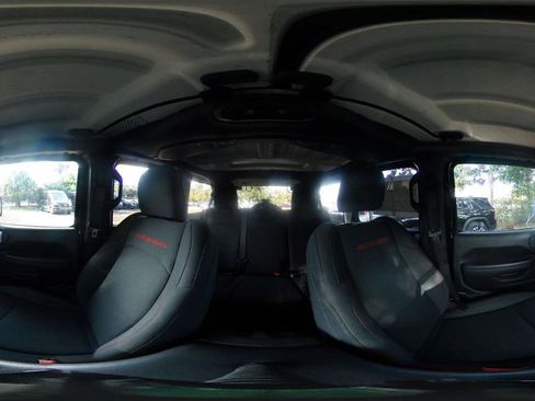 Used 2025 Jeep Wrangler Unlimited Rubicon image 42