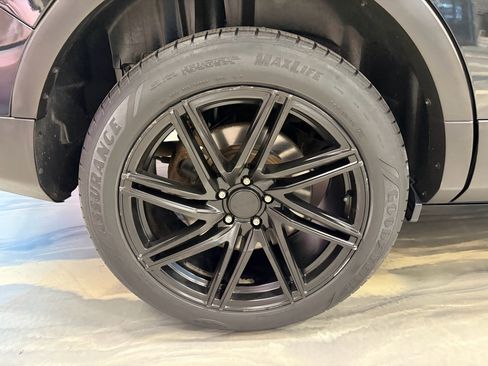 Used 2015 Ford Explorer XLT w/ Equipment Group 202A image 28