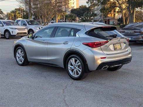 Used 2019 INFINITI QX30 image 6