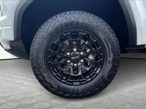 New 2026 GMC Canyon Elevation w/ Convenience Package image 13