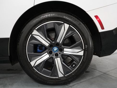 Used 2023 BMW iX xDrive50 w/ Premium Package AWD/4WD image 34