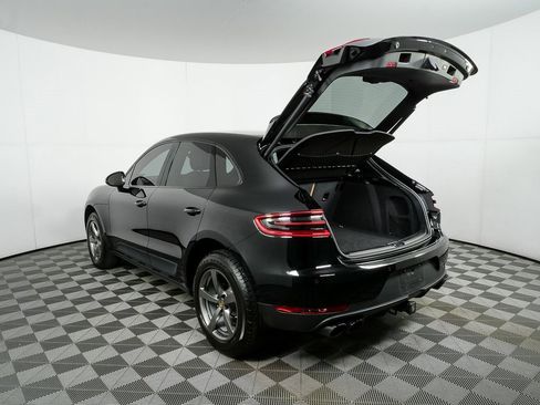 Used 2017 Porsche Macan image 32