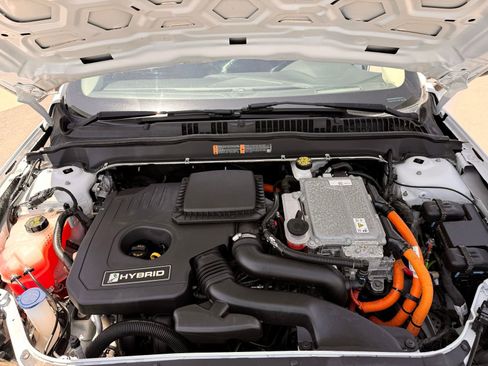 Used 2020 Ford Fusion SE FWD image 32