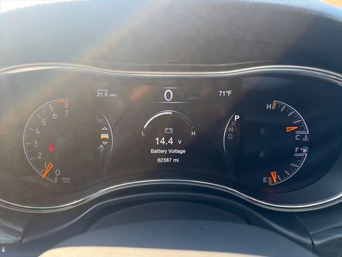 Used 2020 Jeep Grand Cherokee Laredo AWD/4WD image 16
