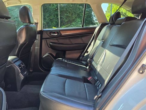 Used 2018 Subaru Outback 2.5i Limited AWD/4WD image 12