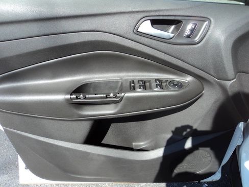 Used 2016 Ford Escape SE w/ SE Chrome Package image 12