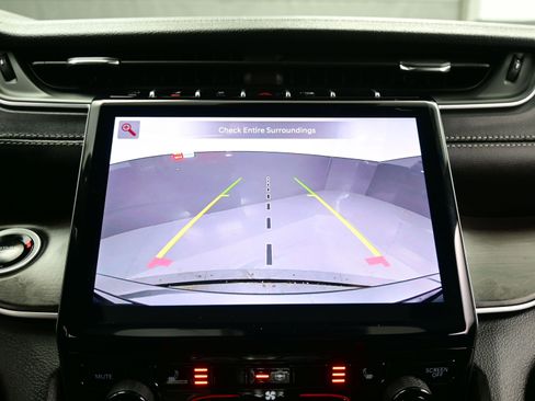 Used 2025 Jeep Grand Cherokee Limited w/ Black Appearance Package image 19