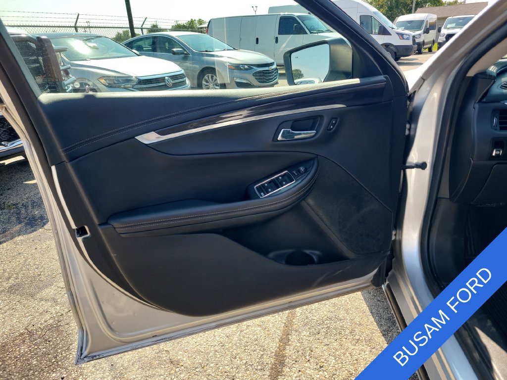 Used 2017 Chevrolet Impala LT w/ Convenience Package FWD image 10