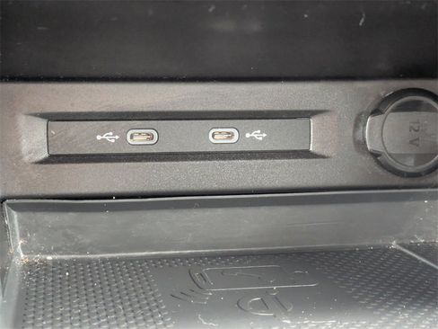 Used 2022 Volkswagen Tiguan SE R-Line image 23