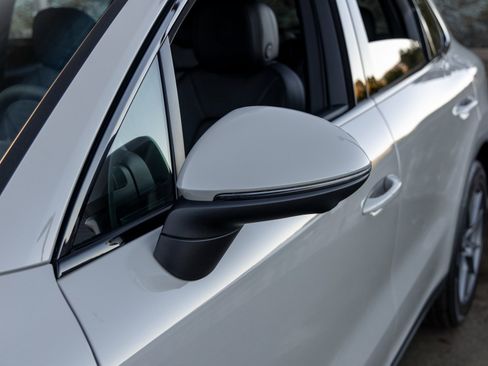 New 2026 Porsche Cayenne image 17