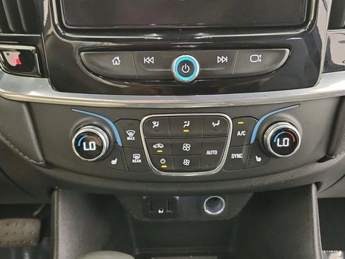 Used 2023 Chevrolet Traverse LT FWD image 26