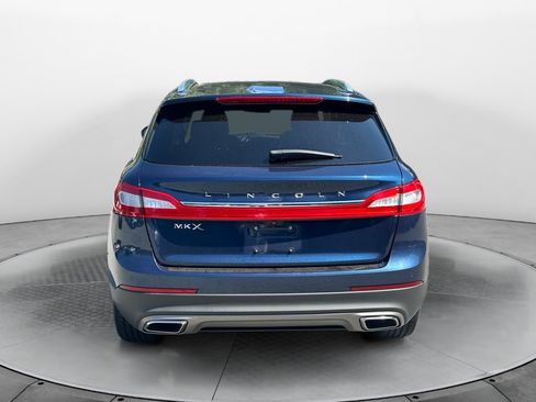 Used 2017 Lincoln MKX Reserve w/ Driver Assistance Package FWD image 6