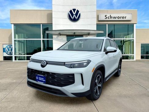 New 2026 Volkswagen Tiguan SE image 9