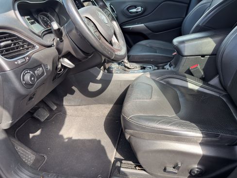 Used 2020 Jeep Renegade Latitude w/ Popular Equipment Group AWD/4WD image 14
