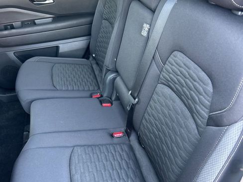 Used 2022 Nissan Pathfinder SV image 12