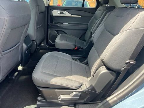 Used 2026 Ford Explorer Active AWD/4WD image 19