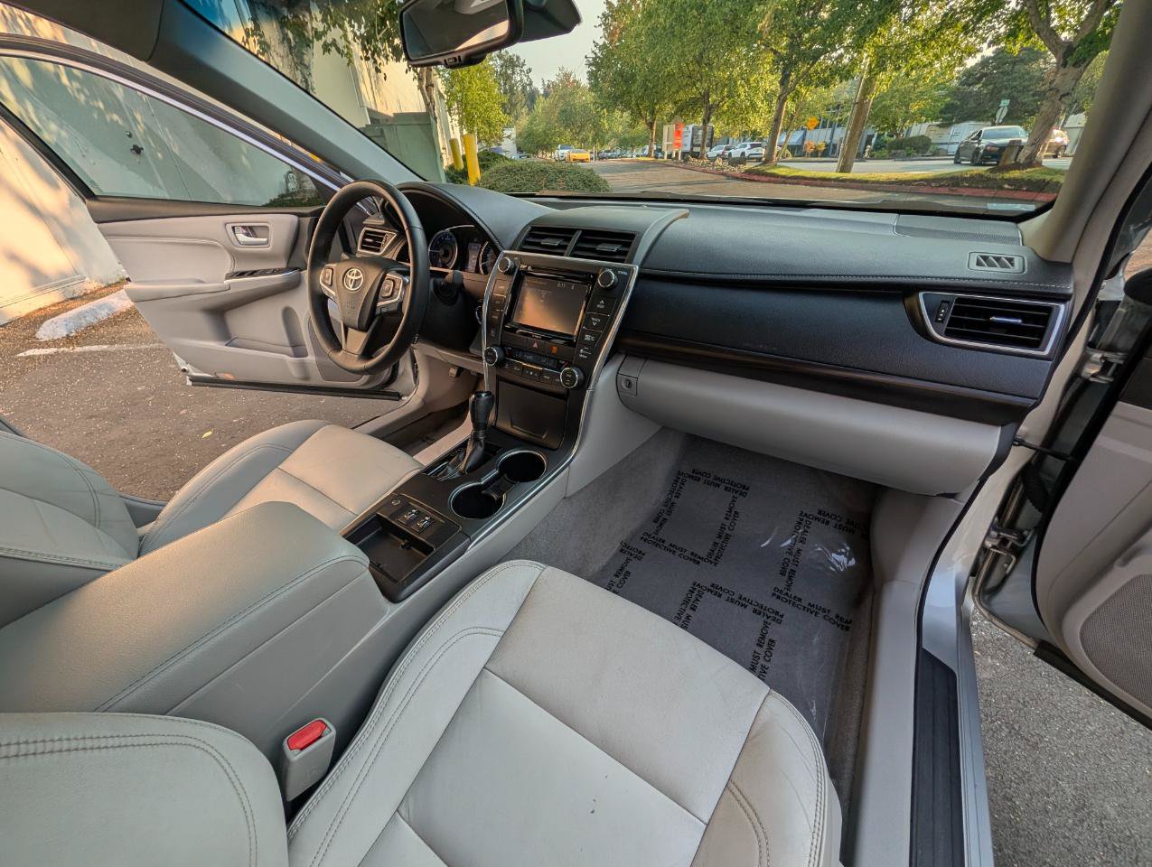 Used 2017 Toyota Camry XLE w/ Advanced Technology Package FWD image 12