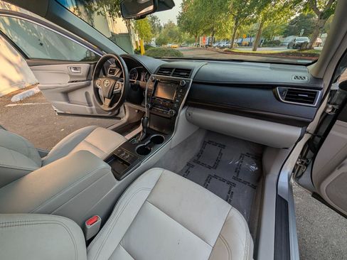 Used 2017 Toyota Camry XLE w/ Advanced Technology Package FWD image 12
