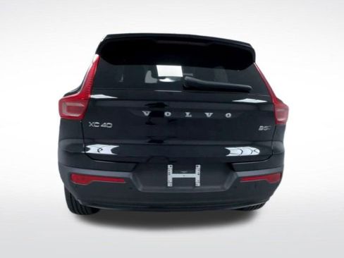 New 2026 Volvo XC40 B5 Plus w/ Protection Package Premier image 22