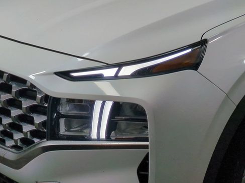 Used 2022 Hyundai Santa Fe SEL w/ Convenience + Premium Package FWD image 10
