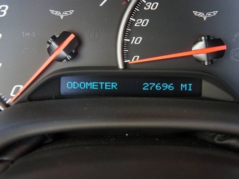 Used 2011 Chevrolet Corvette Coupe w/ 1LT RWD image 25