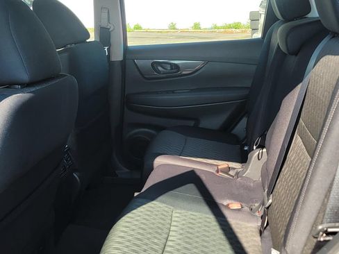 Used 2019 Nissan Rogue S AWD/4WD image 16