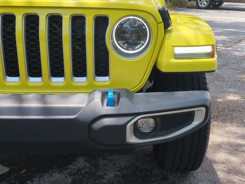 Used 2023 Jeep Wrangler Unlimited Sahara AWD/4WD image 11