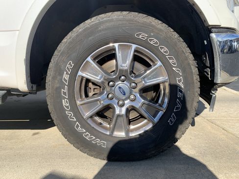 Used 2017 Ford F150 Lariat w/ Equipment Group 502A Luxury image 13