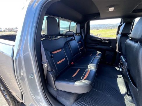 Used 2024 GMC Sierra 1500 AT4 w/ Technology Package AWD/4WD image 28