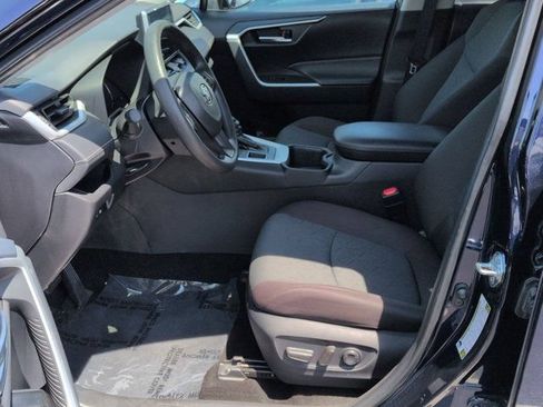Used 2025 Toyota RAV4 XLE AWD/4WD image 8