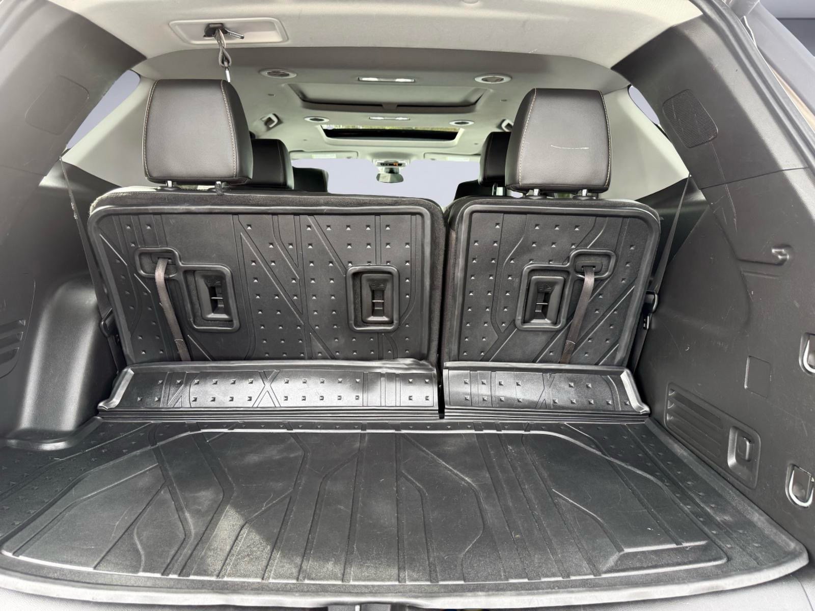 Used 2020 Chevrolet Traverse LT w/ LT Premium Package AWD/4WD image 8