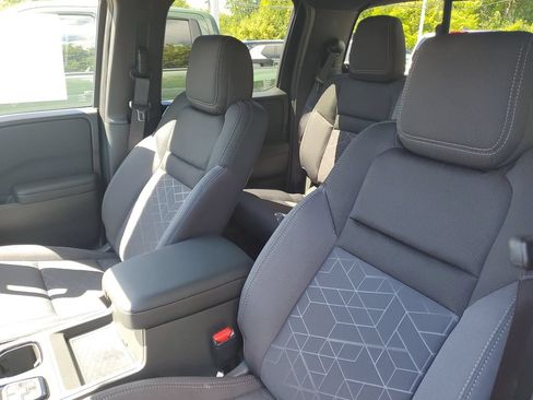 New 2026 Nissan Frontier SV w/ SV Convenience Package AWD/4WD image 10