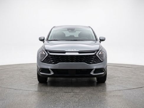 Used 2025 Kia Sportage LX FWD image 2