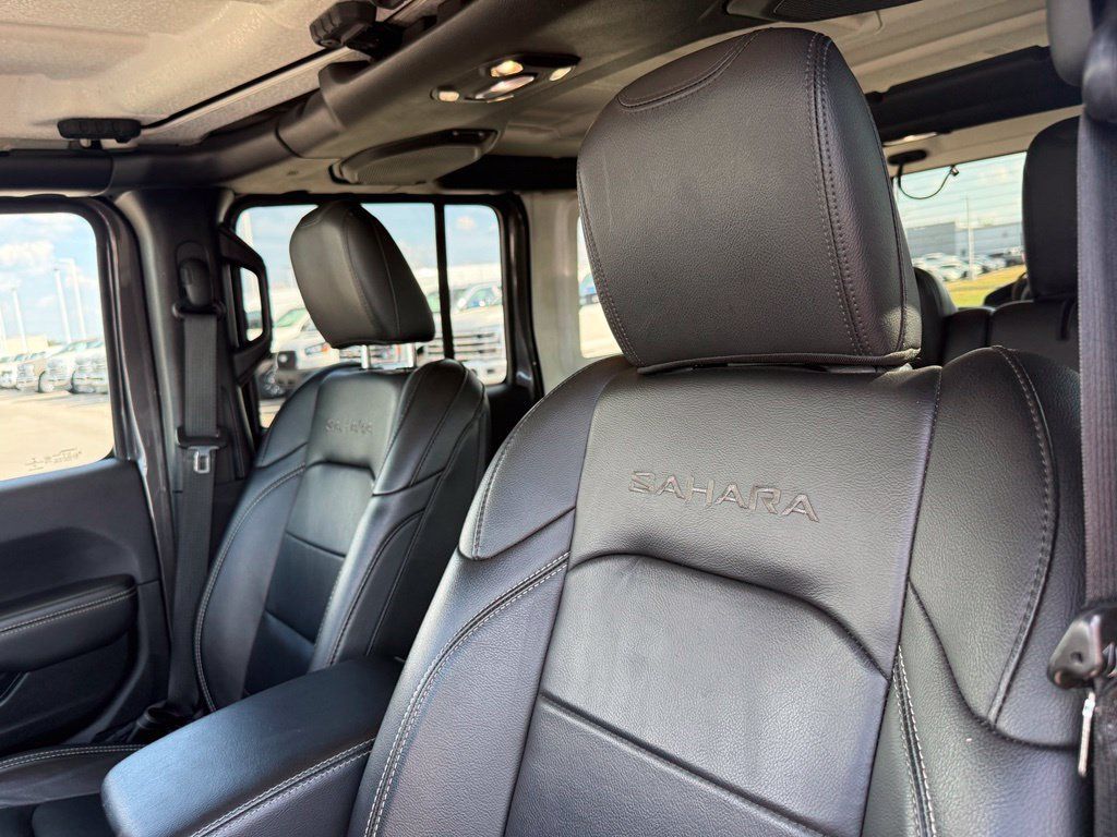 Used 2019 Jeep Wrangler Unlimited Sahara AWD/4WD image 6
