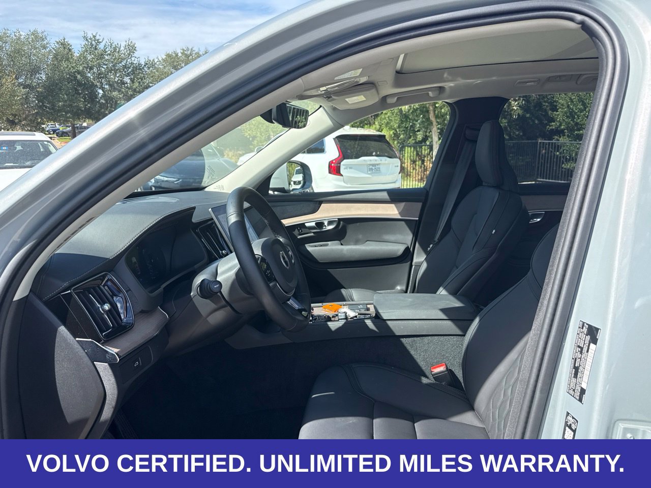 Certified 2026 Volvo XC90 B6 Plus AWD/4WD image 28