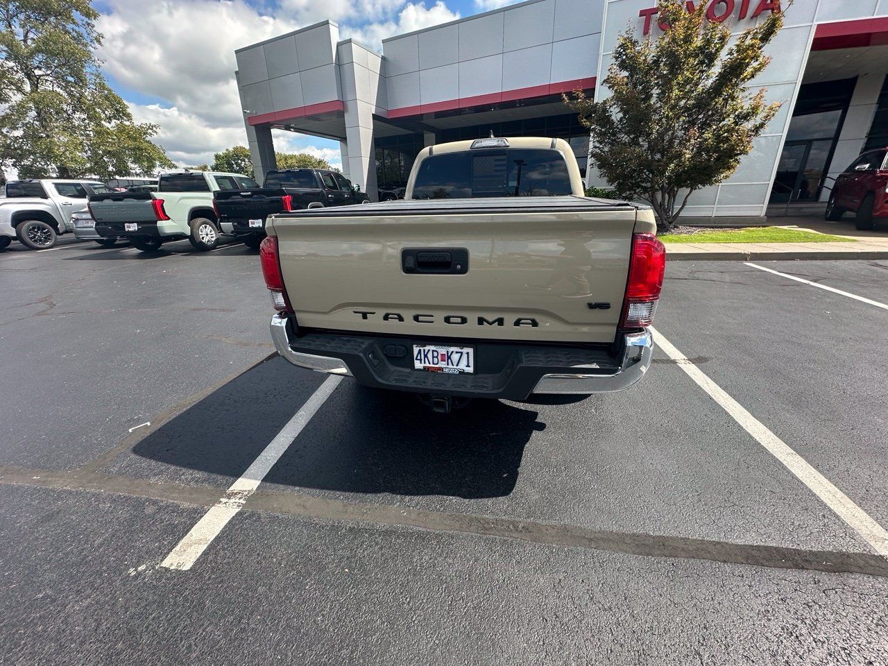 Used 2019 Toyota Tacoma TRD Off-Road AWD/4WD image 6