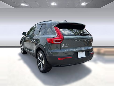 Certified 2026 Volvo XC40 B5 Plus AWD/4WD image 3