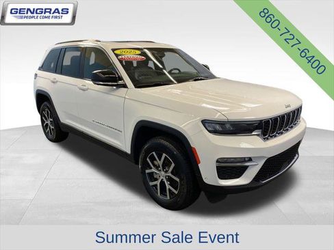 Certified 2025 Jeep Grand Cherokee Limited w/ Luxury Tech Group II AWD/4WD image 1
