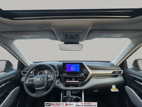 New 2026 Toyota Highlander XLE image 10