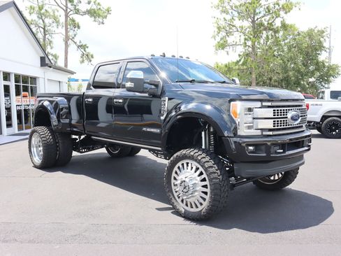 Used 2019 Ford F450 Platinum w/ Platinum Ultimate Package image 2