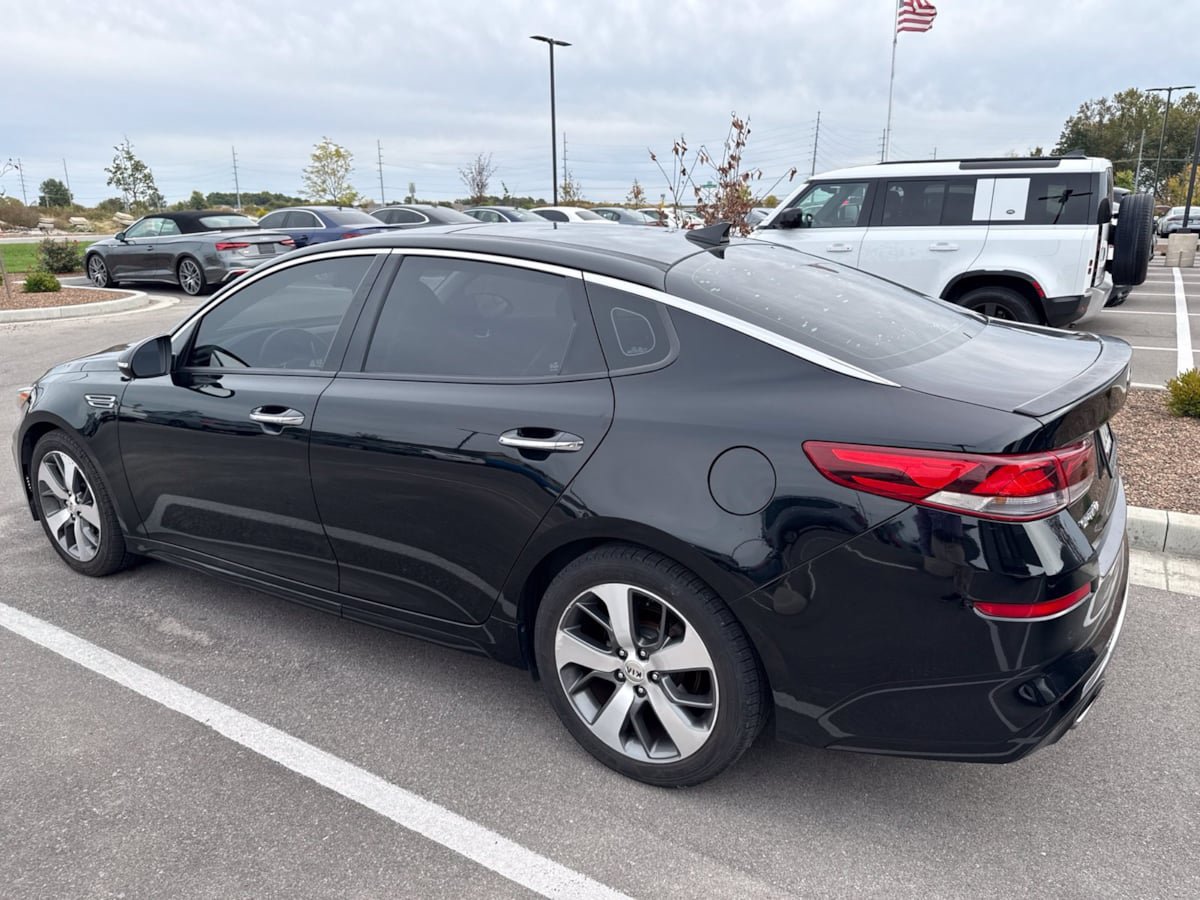 Used 2019 Kia Optima S w/ S Panoramic Sunroof Package FWD image 3