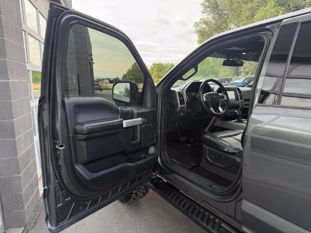 Used 2020 Ford F150 Lariat w/ Equipment Group 502A Luxury AWD/4WD image 19